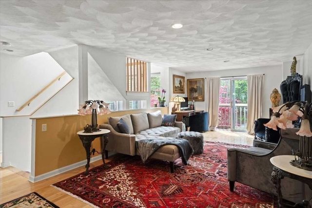 8 Deer Path 8, Hudson, MA 01749