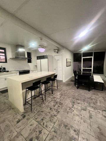 1220 NW 37th Ave 0, Miami, FL 33125