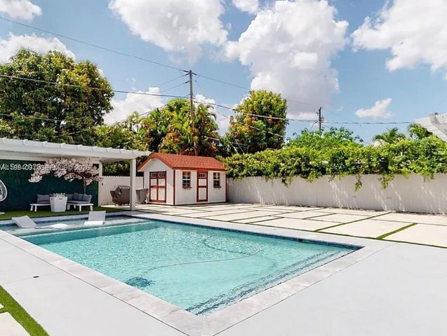 1220 NW 37th Ave 0, Miami, FL 33125