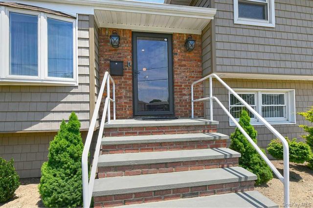 2885 Gerald Court, North Bellmore, NY 11710