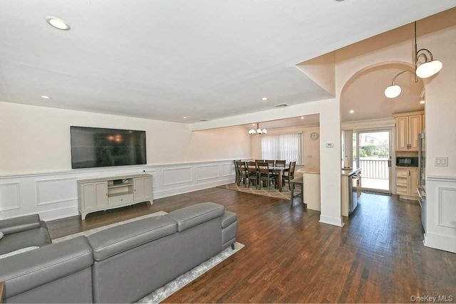 2885 Gerald Court, North Bellmore, NY 11710