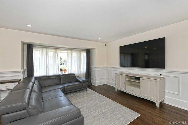2885 Gerald Court, North Bellmore, NY 11710