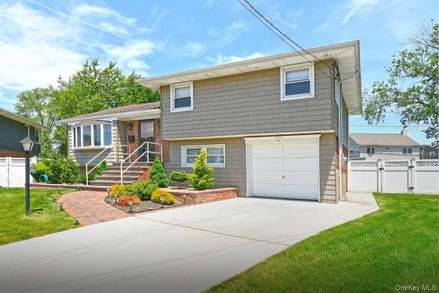 2885 Gerald Court, North Bellmore, NY 11710