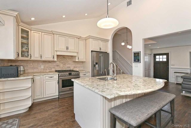 2885 Gerald Court, North Bellmore, NY 11710