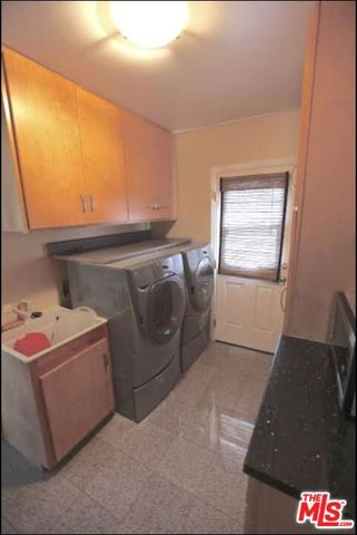 4930 Garden Grove Avenue, Tarzana (los Angeles), CA 91356