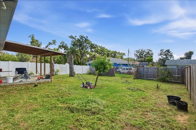 14584 20TH ST, Dade City, FL 33523