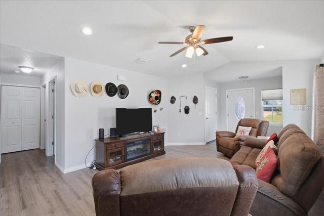 14584 20TH ST, Dade City, FL 33523