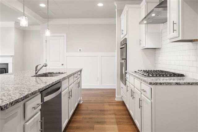 5577 Keswick Drive, Flowery Branch, GA 30542