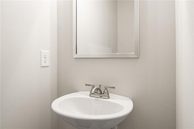 5577 Keswick Drive, Flowery Branch, GA 30542