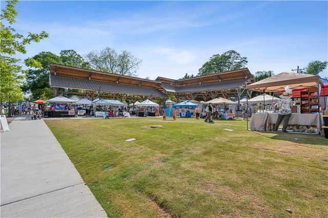 5577 Keswick Drive, Flowery Branch, GA 30542