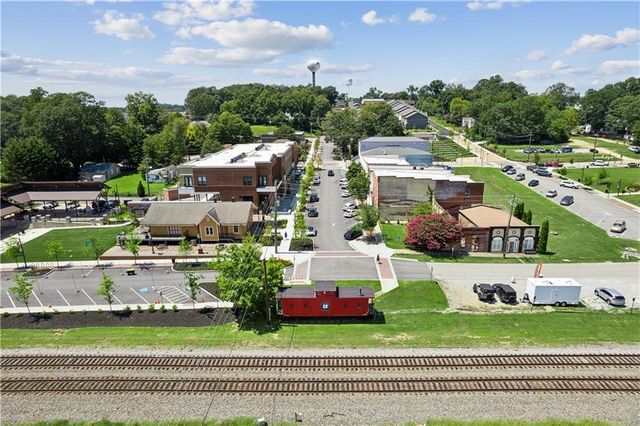 5577 Keswick Drive, Flowery Branch, GA 30542