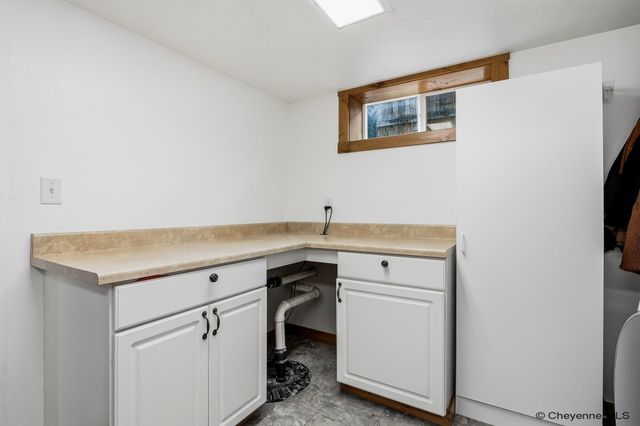 318 E 3RD AVE, Cheyenne, WY 82001