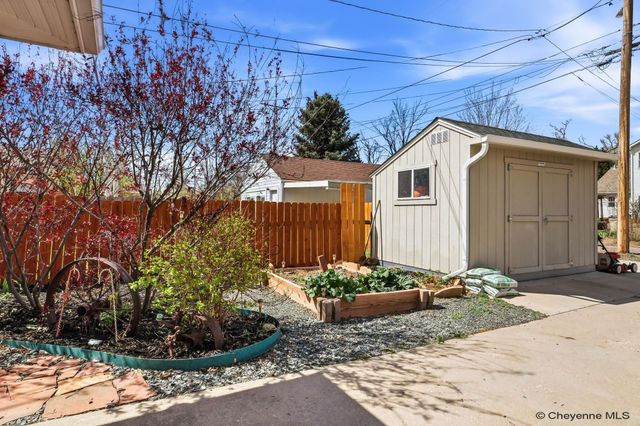 318 E 3RD AVE, Cheyenne, WY 82001