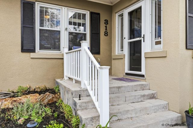 318 E 3RD AVE, Cheyenne, WY 82001