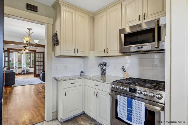 318 E 3RD AVE, Cheyenne, WY 82001