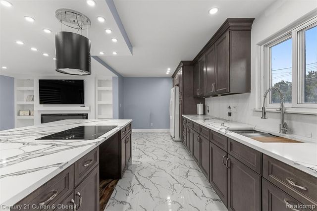 27006 Kingswood Drive, Dearborn Heights, MI 48127