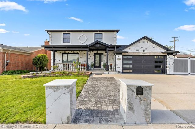 27006 Kingswood Drive, Dearborn Heights, MI 48127