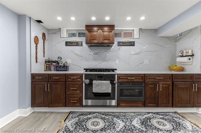 27006 Kingswood Drive, Dearborn Heights, MI 48127