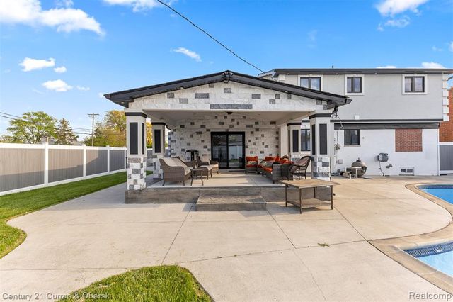 27006 Kingswood Drive, Dearborn Heights, MI 48127
