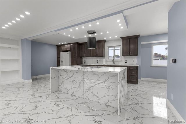 27006 Kingswood Drive, Dearborn Heights, MI 48127
