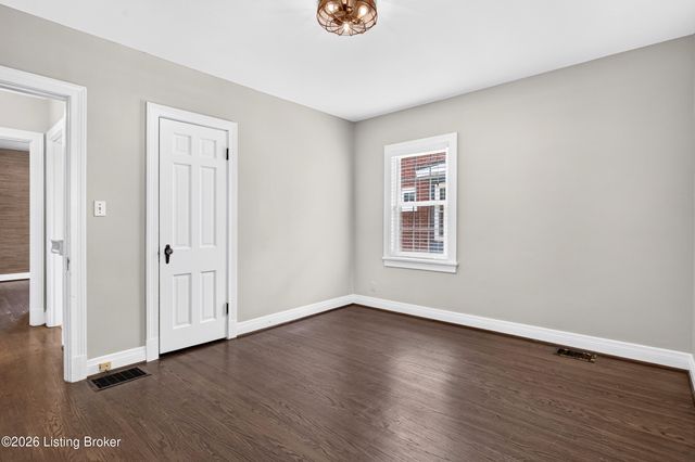 3811 Grandview Ave, Louisville, KY 40207