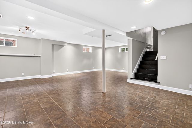 3811 Grandview Ave, Louisville, KY 40207