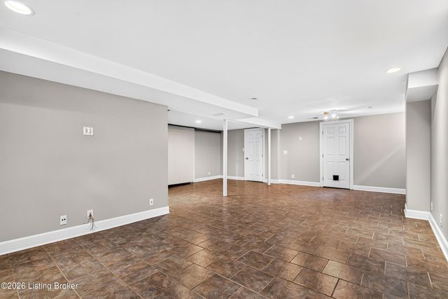 3811 Grandview Ave, Louisville, KY 40207