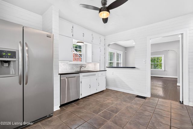 3811 Grandview Ave, Louisville, KY 40207