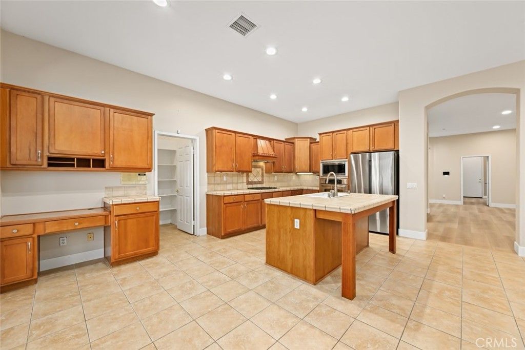 Image 18 of property listing at 26764 Kingwood, Murrieta, CA 92563