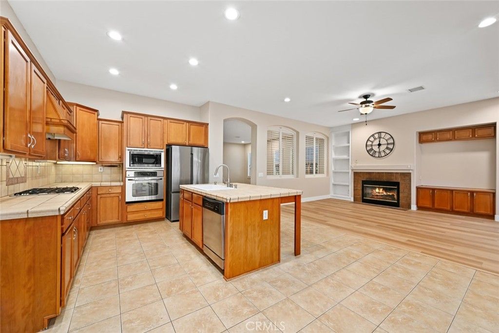 Image 19 of property listing at 26764 Kingwood, Murrieta, CA 92563