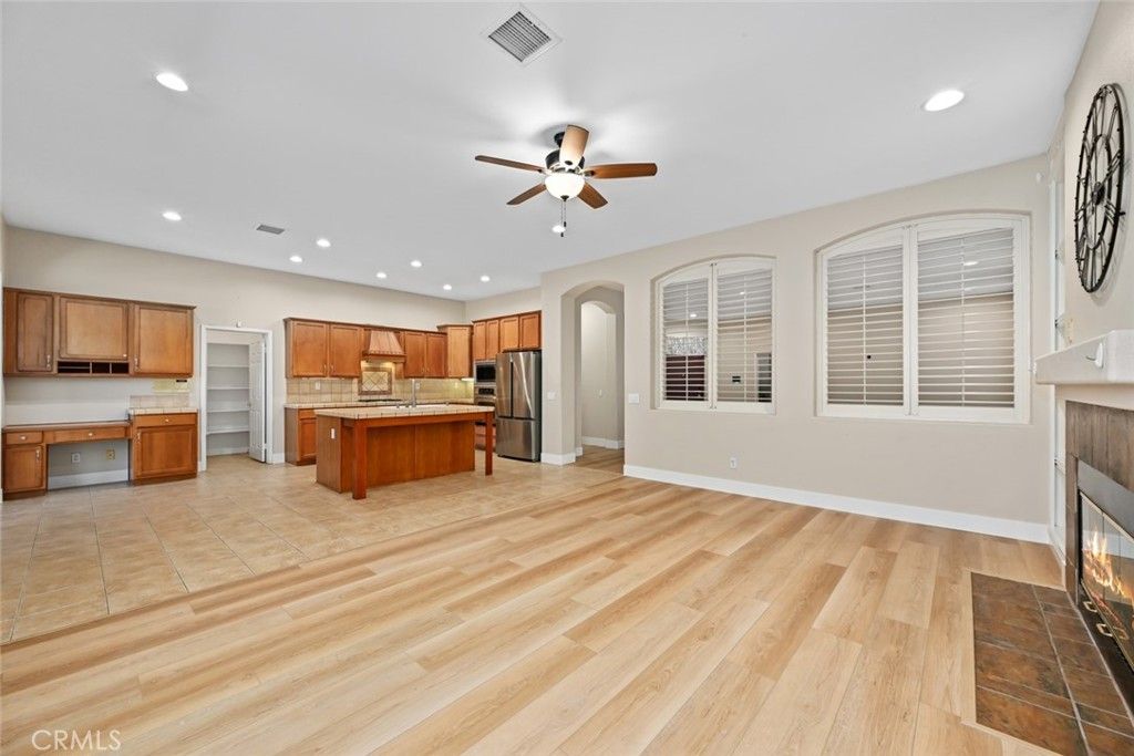 Image 20 of property listing at 26764 Kingwood, Murrieta, CA 92563