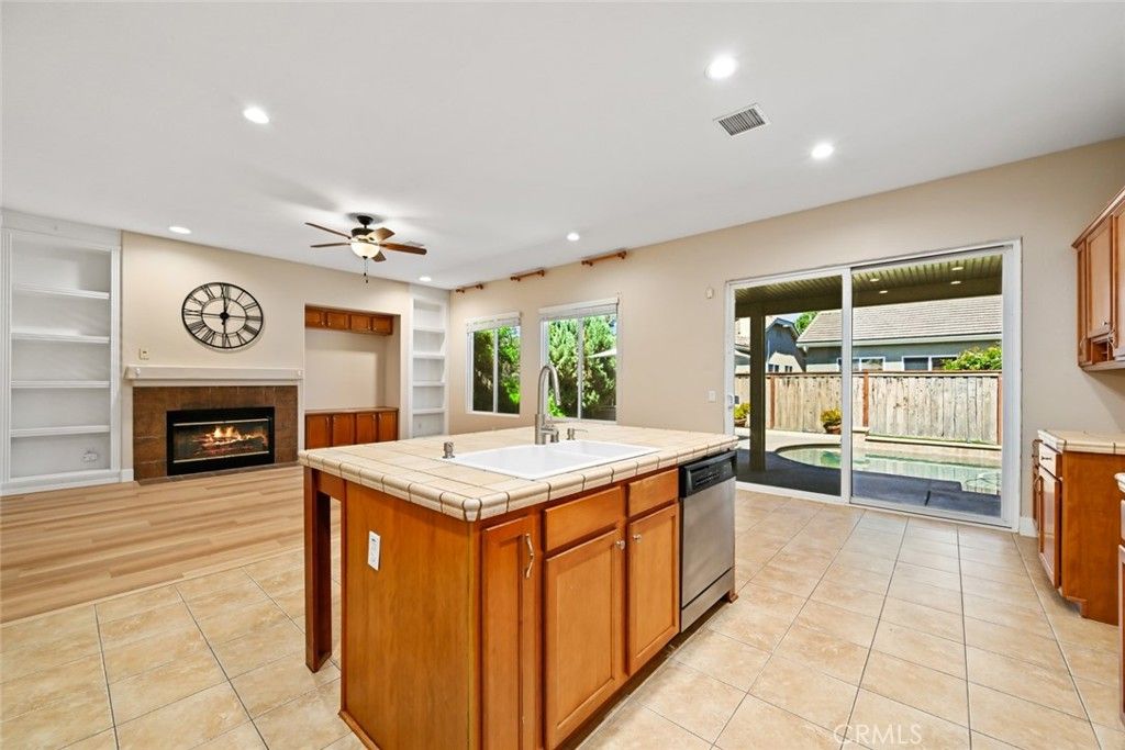 Image 21 of property listing at 26764 Kingwood, Murrieta, CA 92563