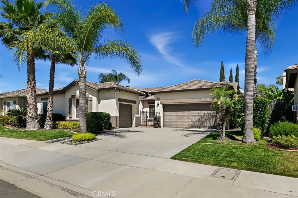 Image 3 of property listing at 26764 Kingwood, Murrieta, CA 92563
