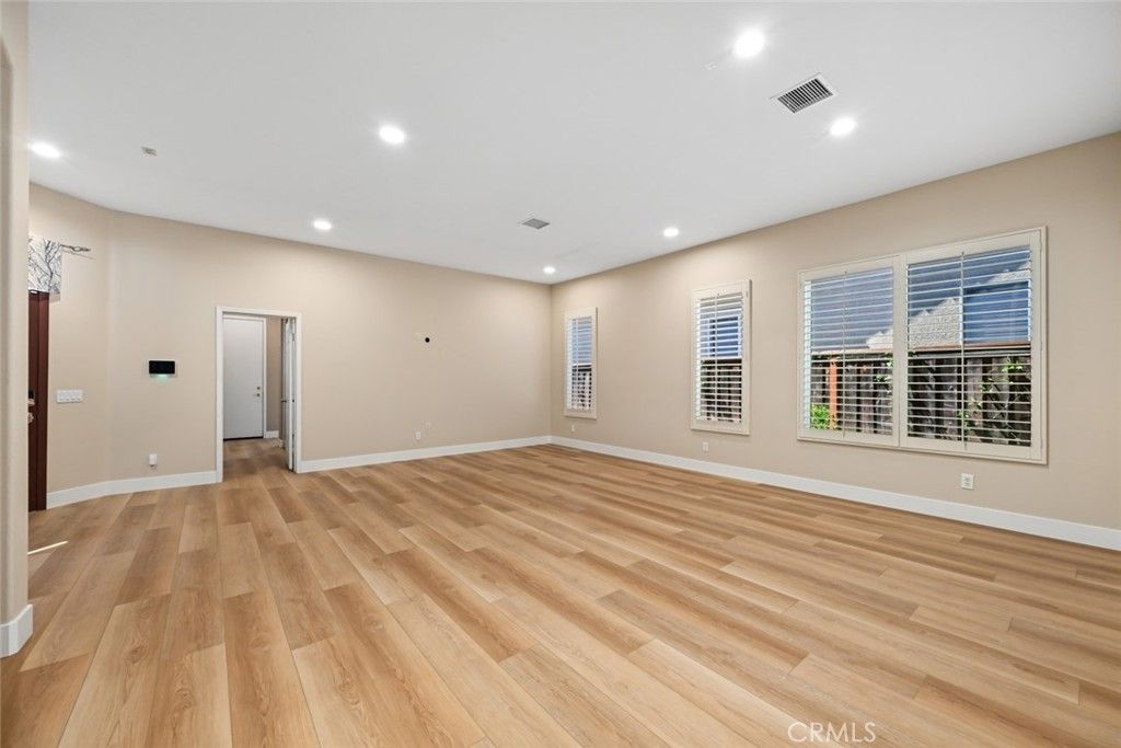 Image 6 of property listing at 26764 Kingwood, Murrieta, CA 92563