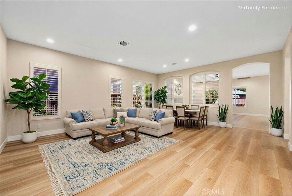 Image 9 of property listing at 26764 Kingwood, Murrieta, CA 92563