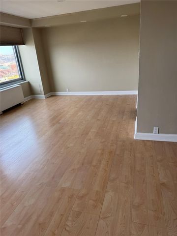 320 Fort Duquesne Blvd 19H, Downtown Pgh, PA 15222