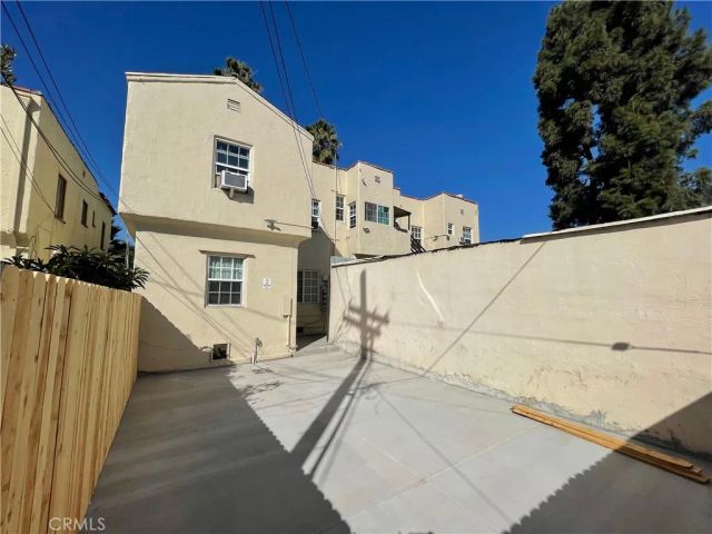 630 Naranja Drive, Glendale, CA 91206