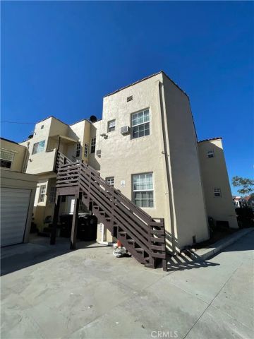 630 Naranja Drive, Glendale, CA 91206