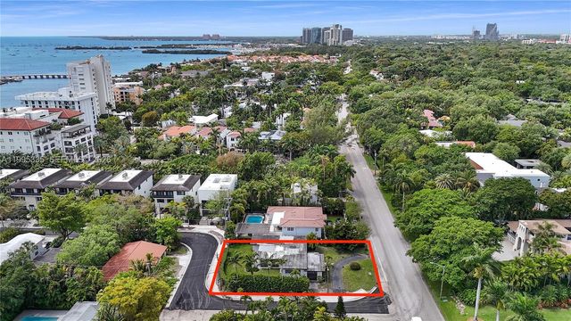 1630 S Bayshore Dr, Miami, FL 33133