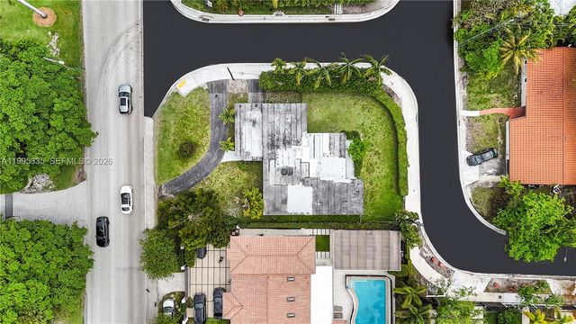 1630 S Bayshore Dr, Miami, FL 33133
