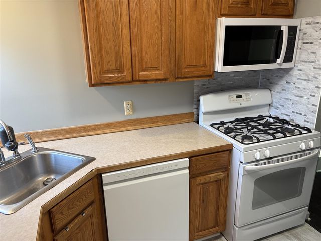 1880 S Globe Street, Westland, MI 48186