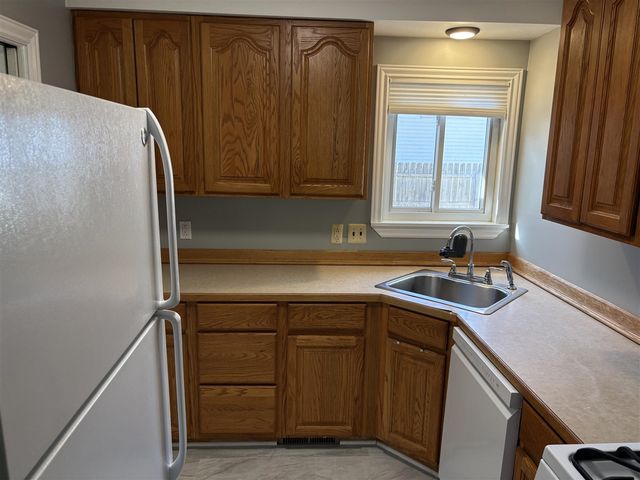 1880 S Globe Street, Westland, MI 48186