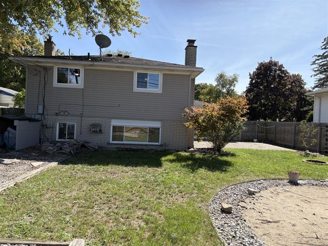 1880 S Globe Street, Westland, MI 48186