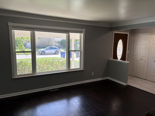 1880 S Globe Street, Westland, MI 48186