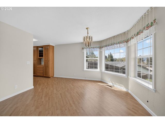 1074 ARBURNIA St, Myrtle Creek, OR 97457