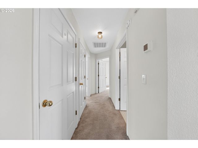 1074 ARBURNIA St, Myrtle Creek, OR 97457