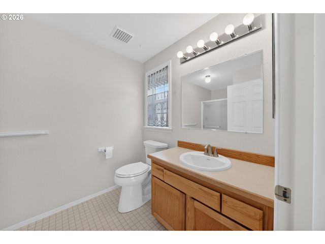 1074 ARBURNIA St, Myrtle Creek, OR 97457
