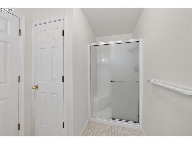 1074 ARBURNIA St, Myrtle Creek, OR 97457