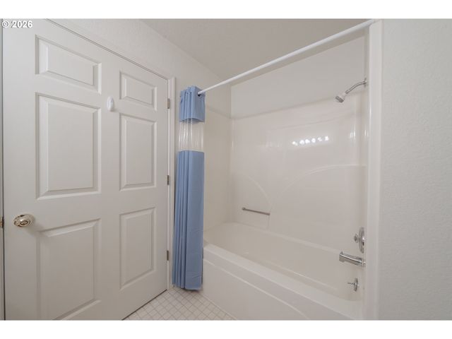 1074 ARBURNIA St, Myrtle Creek, OR 97457