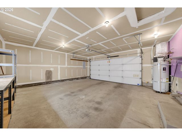 1074 ARBURNIA St, Myrtle Creek, OR 97457